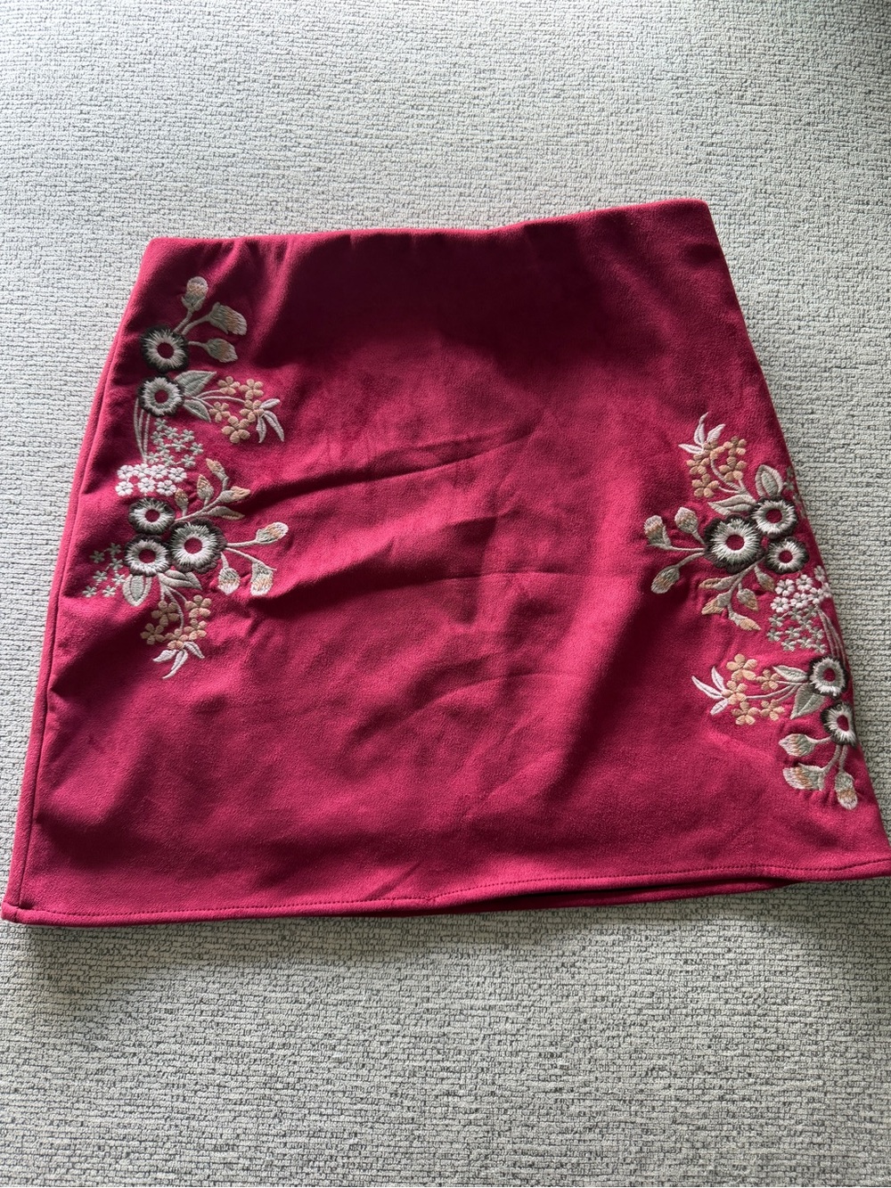 Francesca's Collections Berry Pink Embroidered Mini Skirt